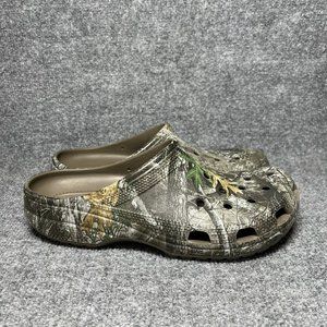 Crocs RealTree Freesail Clogs Womens 11 (fit like size 10) Green Camo Slip On